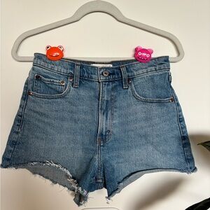 Abercrombie 90s Relaxed High Rise Cutoff Short